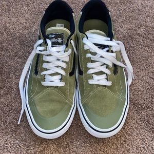Men’s TNT vans